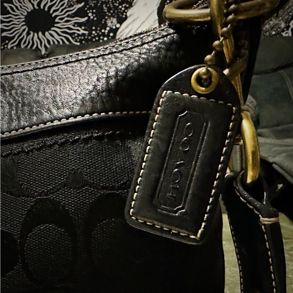 Vintage Y2K Coach Black and Gold Shoulder Bag crossbody purse 2006 - Picture 8 of 17
